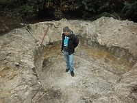 Najpierw okradali młodszych chłopców. Później wywozili ich do lasu i straszyli śmiercią