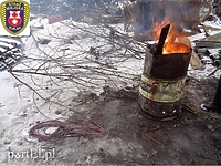 Strażnicy kontrolują paleniska