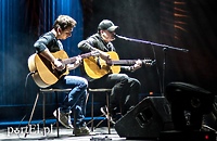 Punk, który zaśpiewa też poezję