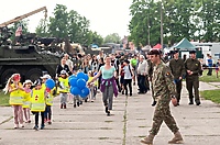 W mundurze... lecz bardziej na luzie