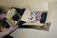 Zamówiła iPhone'a... dostała stare gazety