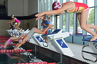 Wakacyjne zawody pływackie dla dzieci