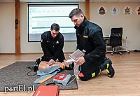 Strażacy uczą, jak udzielać pierwszej pomocy