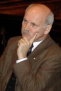 Poseł idzie na wojnę