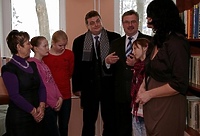 Wojewoda przyjechał z książkami