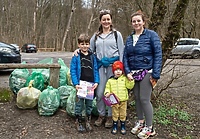 Wspólnie sprzątają Bażantarnię
