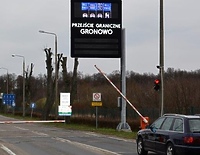 Wstrzymana odprawa na przejściu granicznym w Gronowie