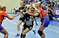 Zacięty mecz, głośny doping (piłka ręczna)