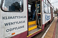 Zamiast niskopodłogowego przyjechał tramwaj z wysoką podłogą. Dlaczego?