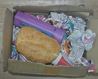 Zamiast telefonu dostał paczkę „niespodziankę”