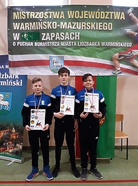 Zapaśnicy z medalami