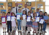 Policyjny kalendarz zdobią prace dzieci