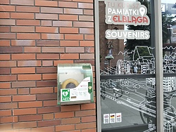 Będzie więcej defibrylatorów