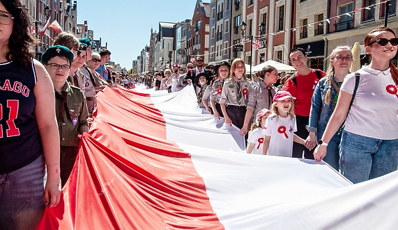 Biało-czerwony marsz przeszedł przez Stare Miasto