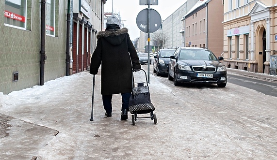 Chodniki skute lodem. Gdzie zgłaszać problem? Chodniki skute lodem. Gdzie zgłaszać problem?