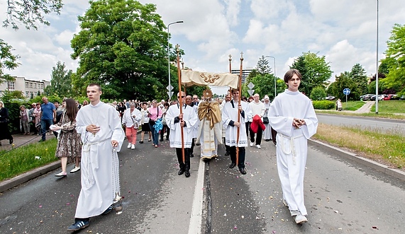 Boże Ciało.10 procesji przez miasto
