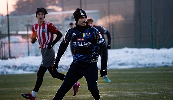Poznajmy Jakuba Pieczarkę - wywiad z nowym piłkarzem Olimpii