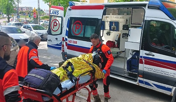 Leżał nieprzytomny, przechodnie nie reagowali