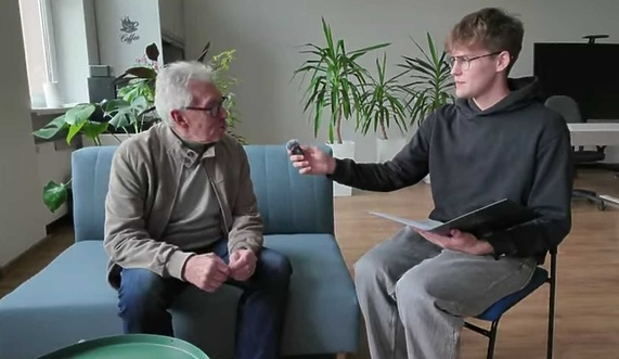 „Mundurek zobowiązywał, a szkoła była powodem do dumy”