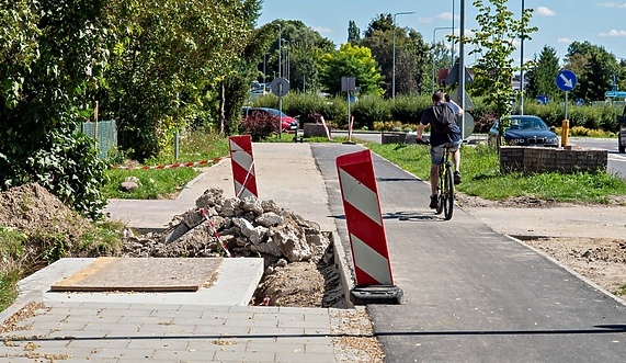 Ścieżki w budowie, rowerzyści już korzystają