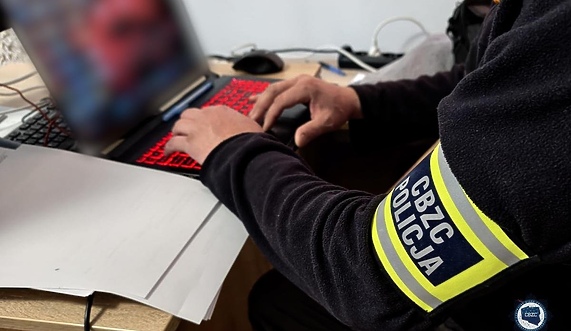 Żołnierz z Elbląga zatrzymany pod zarzutem posiadania dziecięcej pornografii