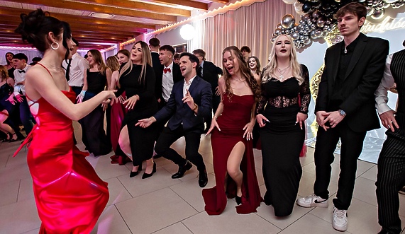 Studniówka IV LO. „Bądźcie najlepszą wersją siebie w przyszłości”