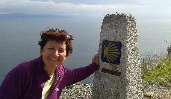 Kobieta na szlaku żółtej muszli