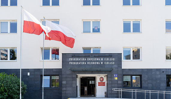 Zaatakował nożem w parku. Twierdzi, że się bronił