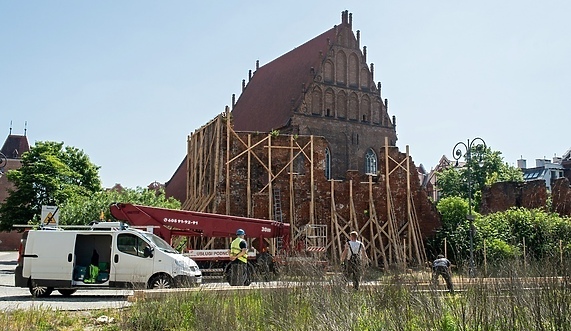 Mury i wnętrze Galerii EL czeka remont