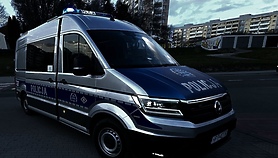 Był pod wpływem, uciekał przed policją i... uderzył w inne auto