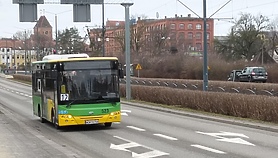 Czy dzieci powinny jeździć autobusem za darmo?