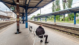 Spóźnieni o minutę. Absurdy na kolei
