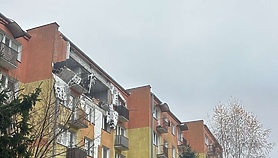 Eksplozja w mieszkanu, mieszkańcy bloku ewakuowani