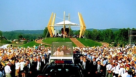 Papież na lotnisku 