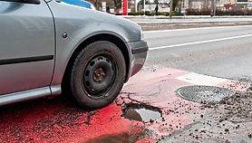 Łatanie dziur po zimie. Szybka reakcja czy prowizorka