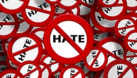 Nauczyciel wyzywa w Internecie