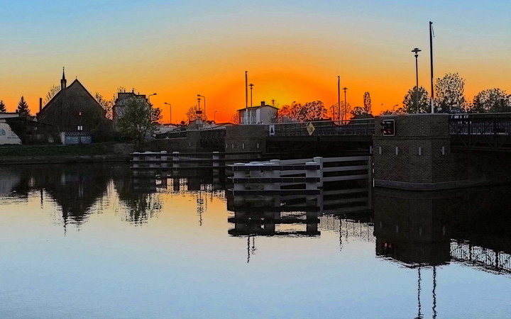 Zachód nad rzeką Elbląg.