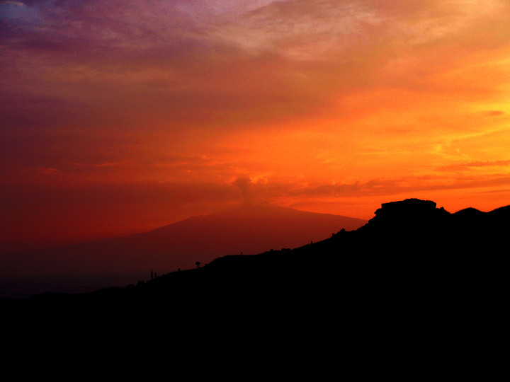 Etna daje znak