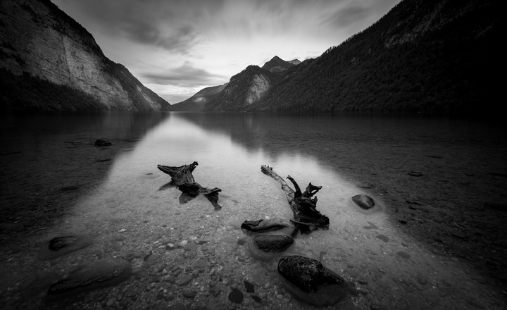 Jezioro Konigssee w B&W