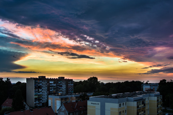 Niebo nad Wiejską