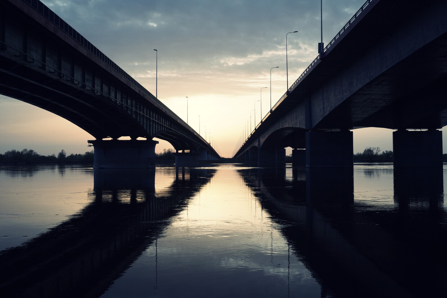 Autostrada przez rzekę