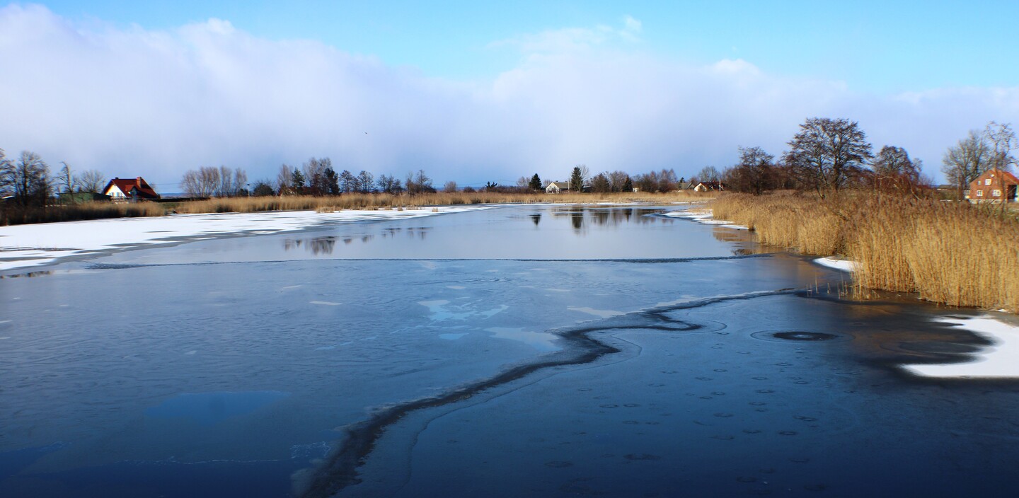 Granica lodu i wody.