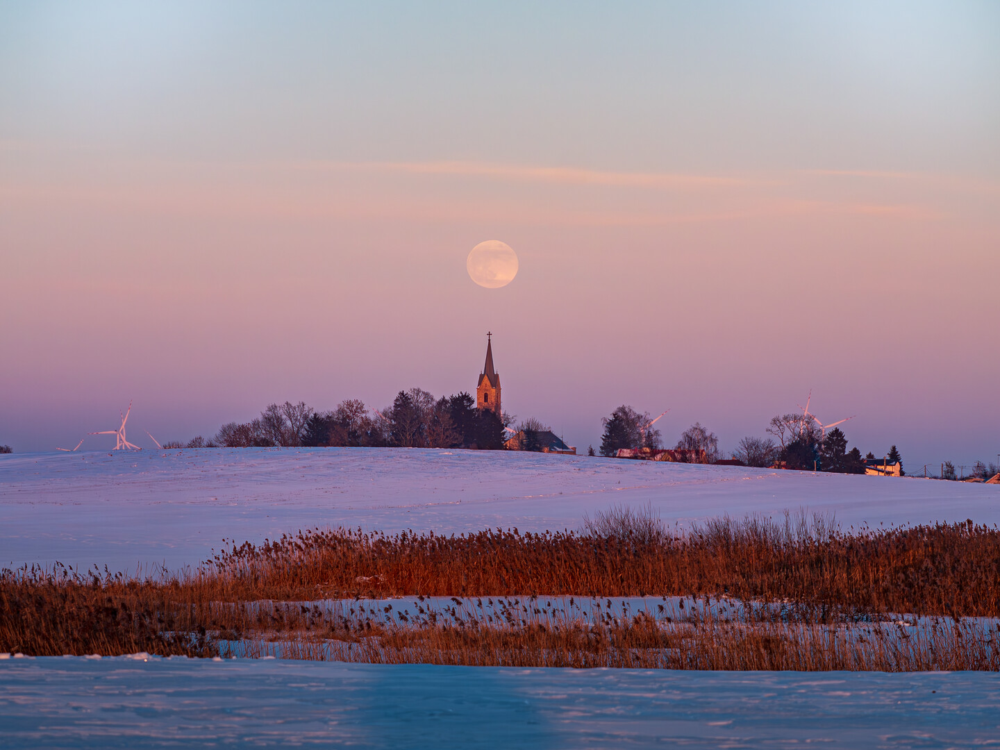 Wschód Śnieżnego Księżyca