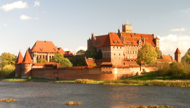 Twierdza w blasku jesiennego słońca
