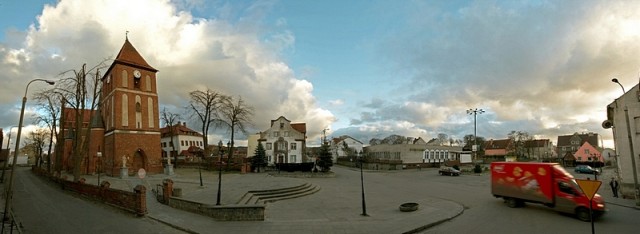 Rynek w Tolkmicku. (Taką zimę mieliśmy w Walentynki)