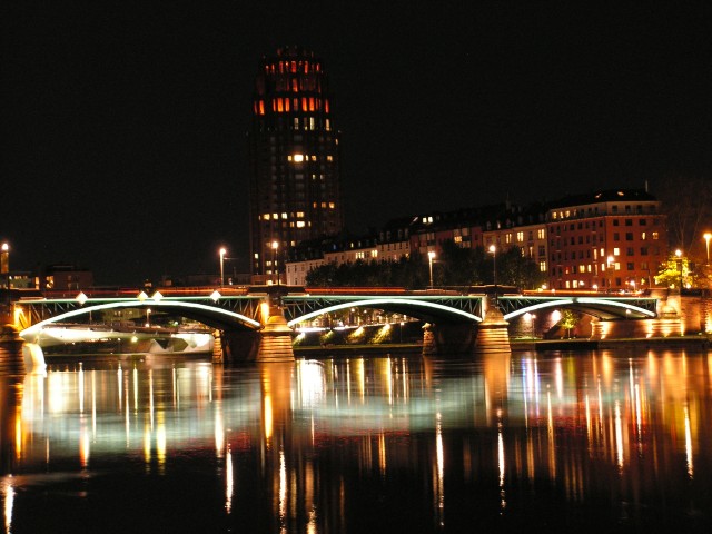 Walk along the riverside of Main