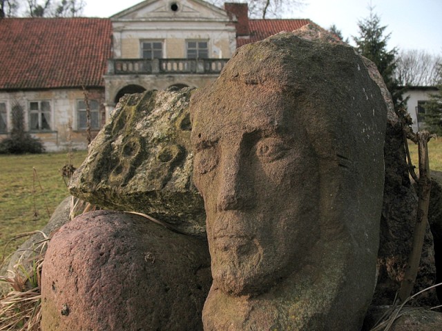 Lapidarium w Zajeździe - III