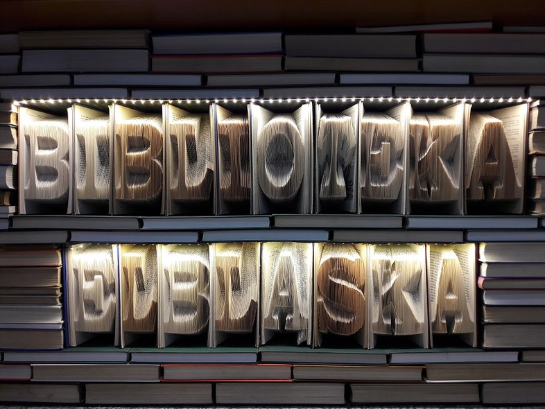 Elbląg, Biblioteka główna zaprasza czytelników Elbląg, Biblioteka główna zaprasza czytelników