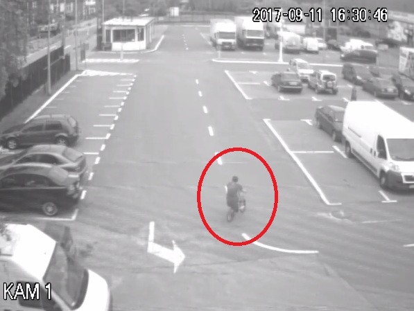 Elbląg, Potrącił rowerem kobietę i odjechał Elbląg, Potrącił rowerem kobietę i odjechał