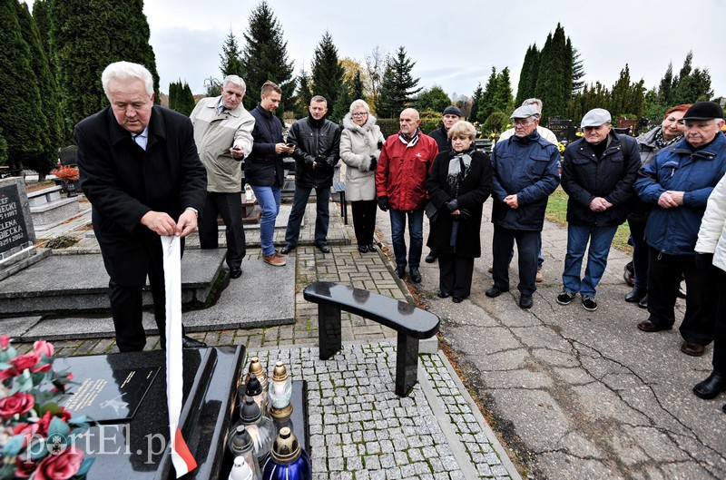 Elbląg, Co roku nestorzy fundują pamiątkową tablicę. W ubiegłym roku dotyczyla ona Mieczysława Pleśniaka